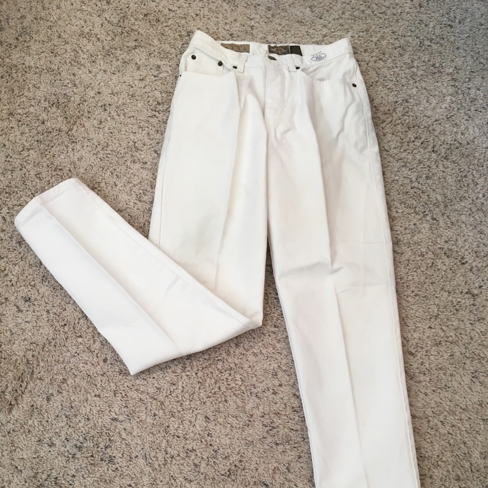 Vintage high-waisted white jeans